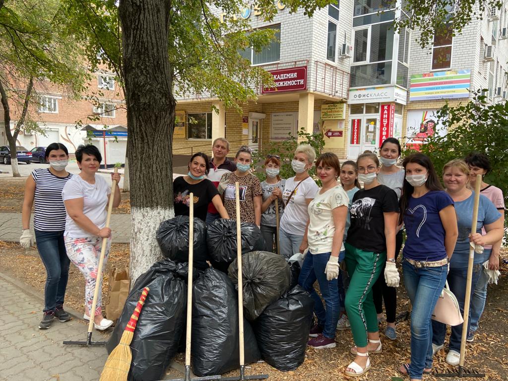 В Батайске состоялся масштабный субботник | 04.09.2020 | Батайск -  БезФормата